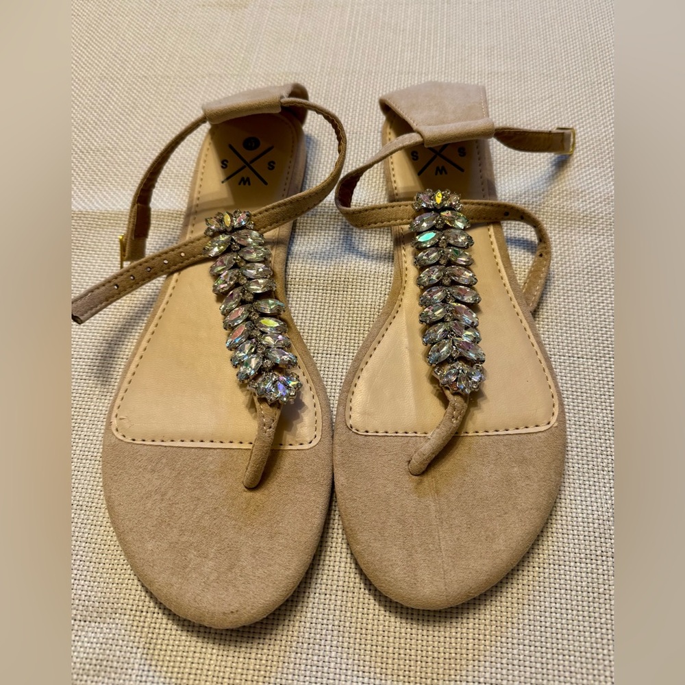 Chic Beige Sandals with Sparkling Accents